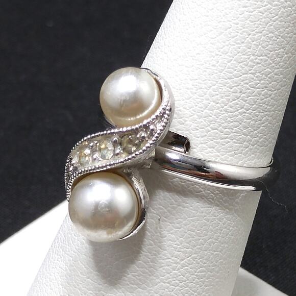Sarah Coventry "Dawn" Faux Pearl Ring, Silver Tone, 1970s - Picture 6 of 10